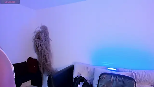 Snapshot of Alessia_Taylorr chatting on 09.26.25 Alessia Taylorr online show from 09.26.25