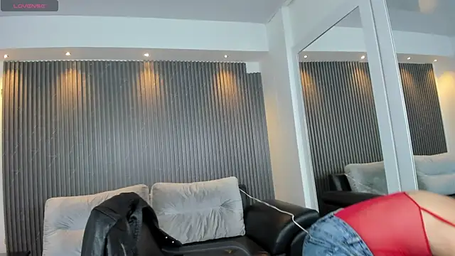 Snapshot of Alessia_Taylorr chatting on 10.01.25 Alessia Taylorr online show from 10.01.25