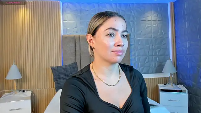 Snapshot of Alessia_Taylorr chatting on 10.03.25 Alessia Taylorr online show from 10.03.25