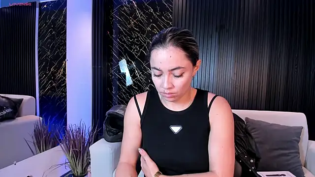 Snapshot of Alessia_Taylorr chatting on 10.13.25 Alessia Taylorr online show from 10.13.25