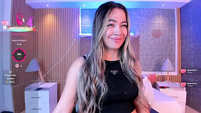 Snapshot of Alessia_Taylorr chatting on 10.25.25 Alessia Taylorr online show from 10.25.25