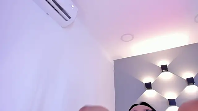 ellamontoya online show from 01.10.25