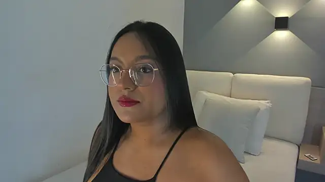 ellamontoya online show from 09.18.25