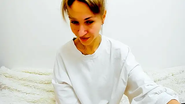 Mona Cruz online show from 03.06.25