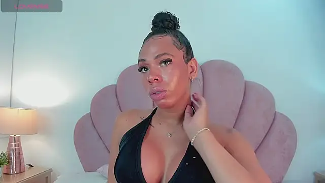 Snapshot of Nicole_Paradise chatting on 03.17.25 Nicole Paradise online show from 03.17.25