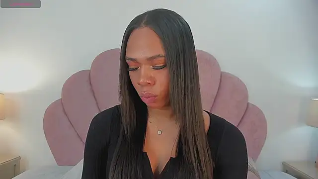 Snapshot of Nicole_Paradise chatting on 03.19.25 Nicole Paradise online show from 03.19.25