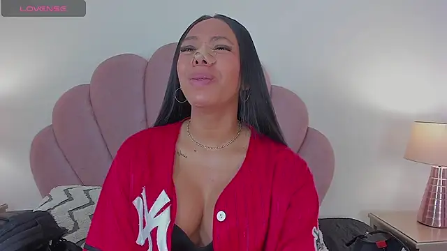 Nicole Paradise online show from 09.30.25