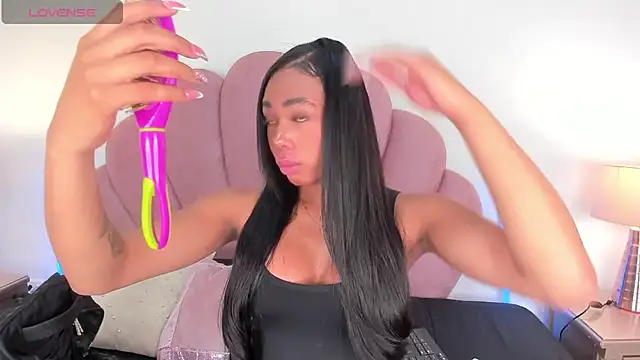 Nicole Paradise online show from 02.06.26