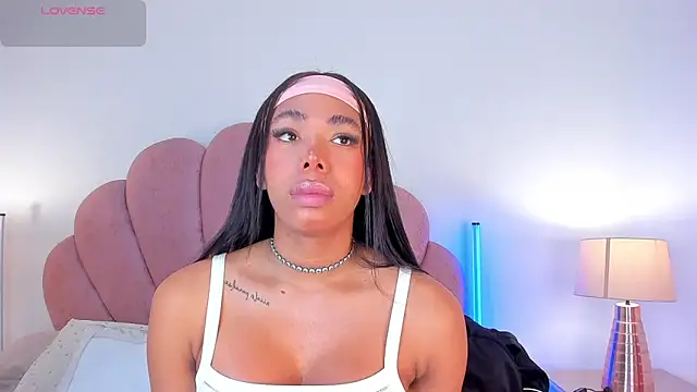 Nicole Paradise online show from 03.02.26