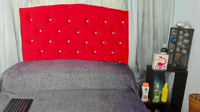 Cumming Tiffani online show from 03.08.25