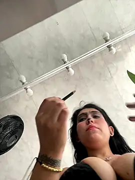 Snapshot of emma__cute__ chatting on 10.10.25 emma cute online show from 10.10.25