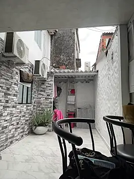 Snapshot of emma__cute__ chatting on 10.22.25 emma cute online show from 10.22.25