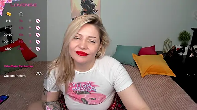 Snapshot of fucking_punishment chatting on 02.15.25 fucking punishment online show from 02.15.25