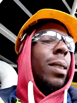 Snapshot of blackman933z chatting on 10.27.25 blackman933z online show from 10.27.25