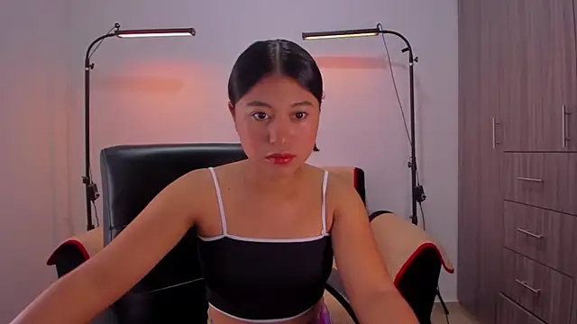 Snapshot of cloy_baby__ chatting on 06.03.26 cloy baby online show from 06.03.26