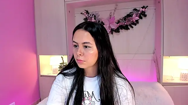 Snapshot of valerymeyerr chatting on 12.17.24 valerymeyerr online show from 12.17.24