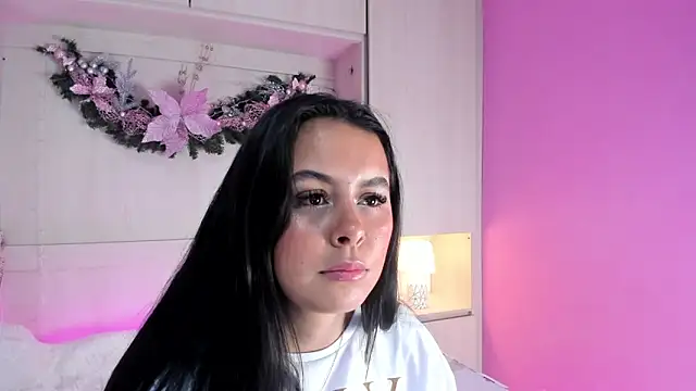 Snapshot of valerymeyerr chatting on 12.18.24 valerymeyerr online show from 12.18.24