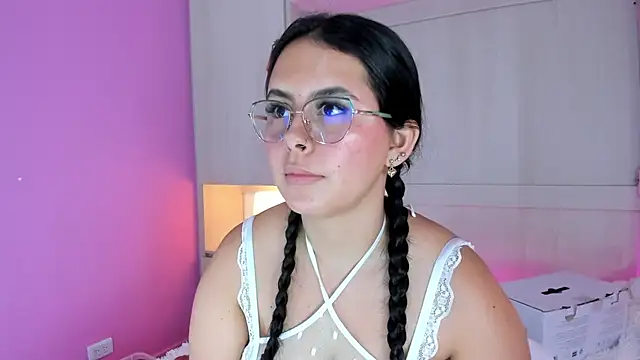 Snapshot of valerymeyerr chatting on 02.22.25 valerymeyerr online show from 02.22.25