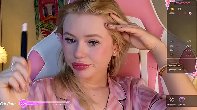 Snapshot of LexieLoree chatting on 01.04.25 LexieLoree online show from 01.04.25