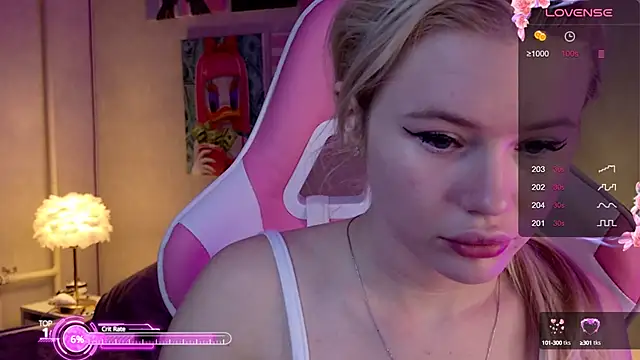 Snapshot of LexieLoree chatting on 01.14.25 LexieLoree online show from 01.14.25