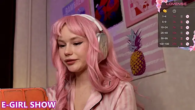 Snapshot of LexieLoree chatting on 01.22.25 LexieLoree online show from 01.22.25