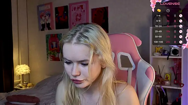 Snapshot of LexieLoree chatting on 01.29.25 LexieLoree online show from 01.29.25