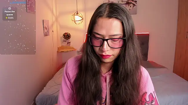 paula kawaiifu  online show from 10.17.25