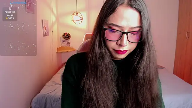 paula kawaiifu  online show from 10.22.25