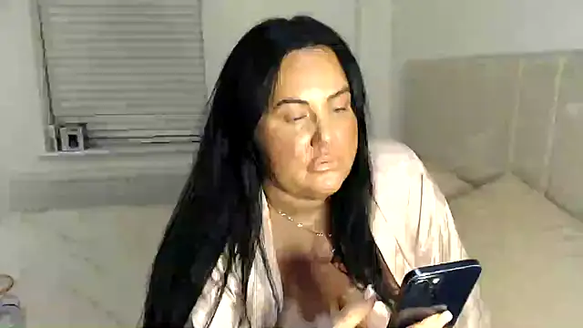 English Brooke online show from 02.02.26