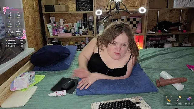 MiniNatalie online show from 12.22.25