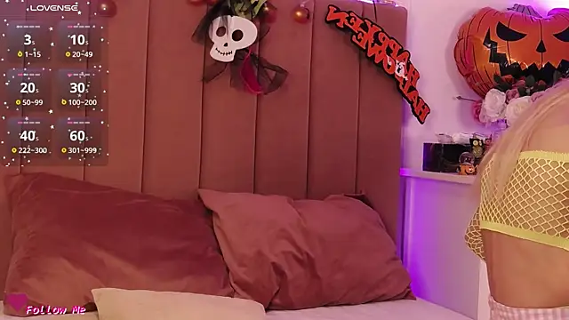 PinkySparks online show from 10.29.25