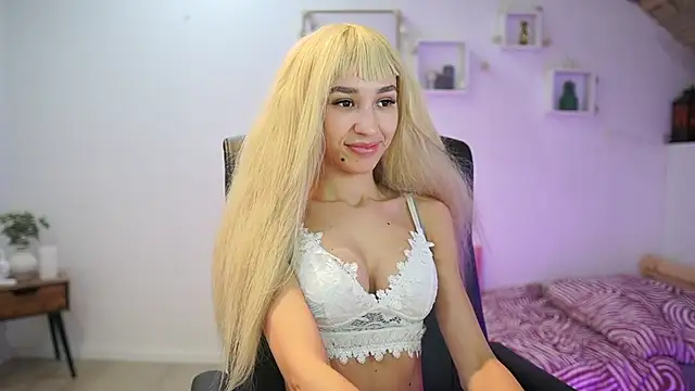 Snapshot of Amai__Liu chatting on 12.01.25 Amai Liu online show from 12.01.25