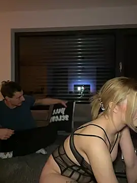 Snapshot of Mia-Minou chatting on 12.29.24 Mia-Minou online show from 12.29.24