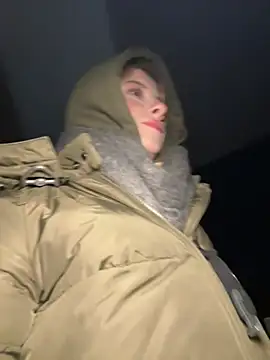 Snapshot of Mia-Minou chatting on 02.04.25 Mia-Minou online show from 02.04.25