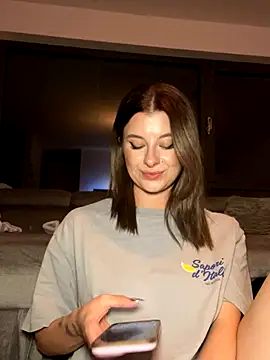 Snapshot of Mia-Minou chatting on 09.09.25 Mia-Minou online show from 09.09.25