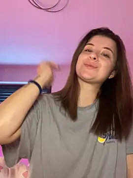 Snapshot of Mia-Minou chatting on 09.14.25 Mia-Minou online show from 09.14.25