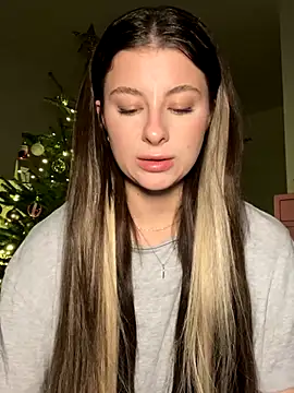 Mia-Minou online show from 11.29.25