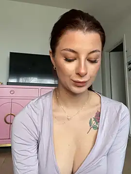 Mia-Minou online show from 04.01.26