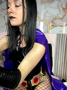 Isabella 21x online show from 10.31.25