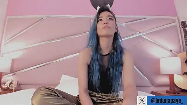 Lunapage online show from 01.24.25
