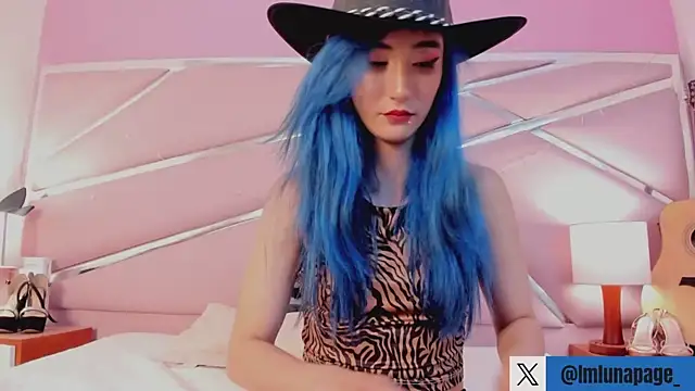 Lunapage online show from 02.10.25