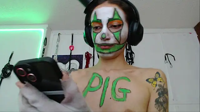 Eloise-brown online show from 02.01.25