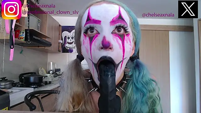 Eloise-brown online show from 09.13.25