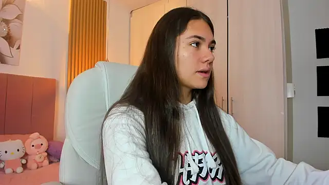 Snapshot of mia_nevaeh chatting on 01.07.25 mia nevaeh online show from 01.07.25