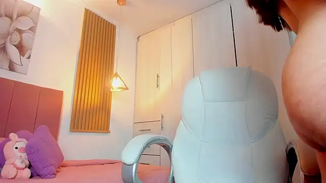 Snapshot of mia_nevaeh chatting on 01.26.25 mia nevaeh online show from 01.26.25