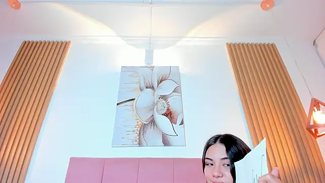 Snapshot of mia_nevaeh chatting on 02.05.25 mia nevaeh online show from 02.05.25