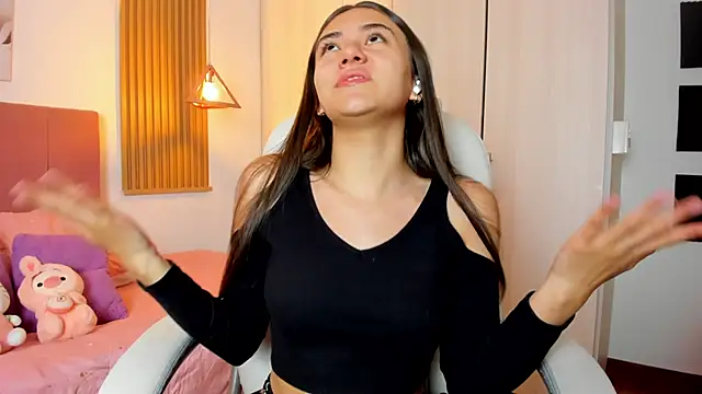 Snapshot of mia_nevaeh chatting on 02.06.25 mia nevaeh online show from 02.06.25