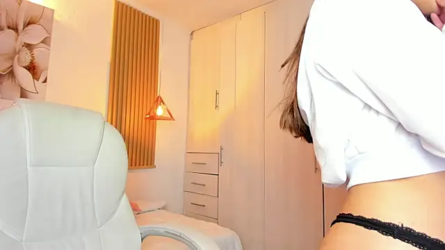 Snapshot of mia_nevaeh chatting on 03.08.25 mia nevaeh online show from 03.08.25