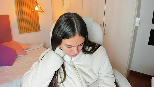 Snapshot of mia_nevaeh chatting on 03.12.25 mia nevaeh online show from 03.12.25