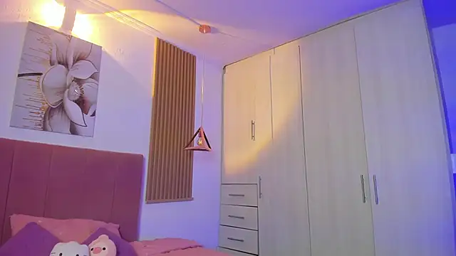 Snapshot of mia_nevaeh chatting on 09.14.25 mia nevaeh online show from 09.14.25